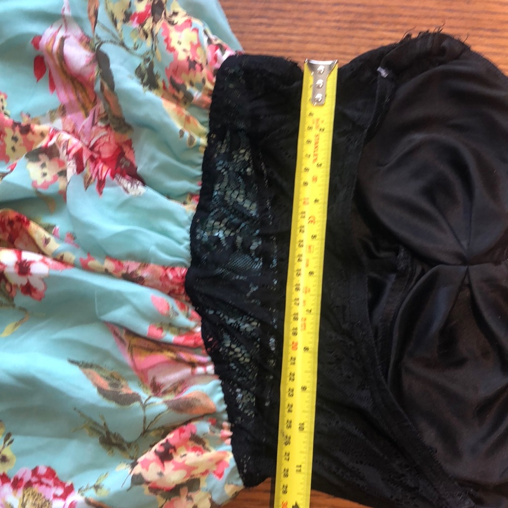 Dress - Picture 4 of 5